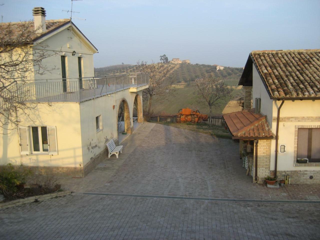 Agriturismo Torre Mannella - La Loggia Citta Sant'Angelo Bagian luar foto